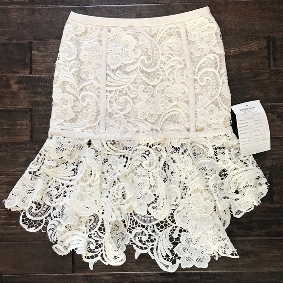 BAGATELLE Cream Lace Skirt Size Small - Picture 1 of 5
